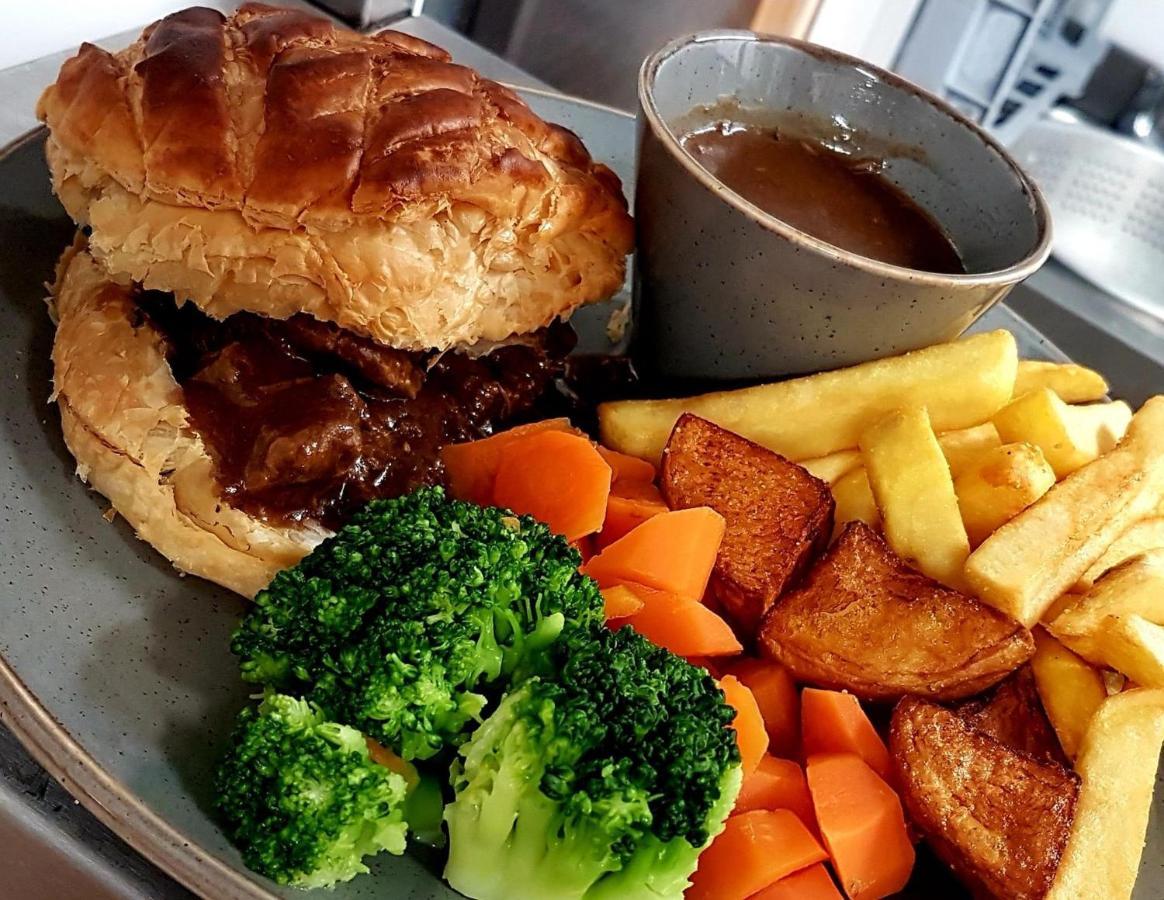 סטרנריר The Swan Inn מראה חיצוני תמונה