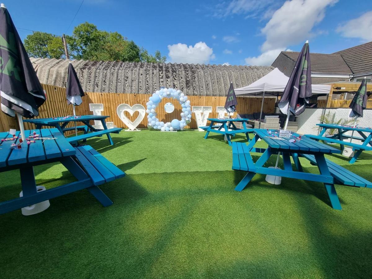 סטרנריר The Swan Inn מראה חיצוני תמונה